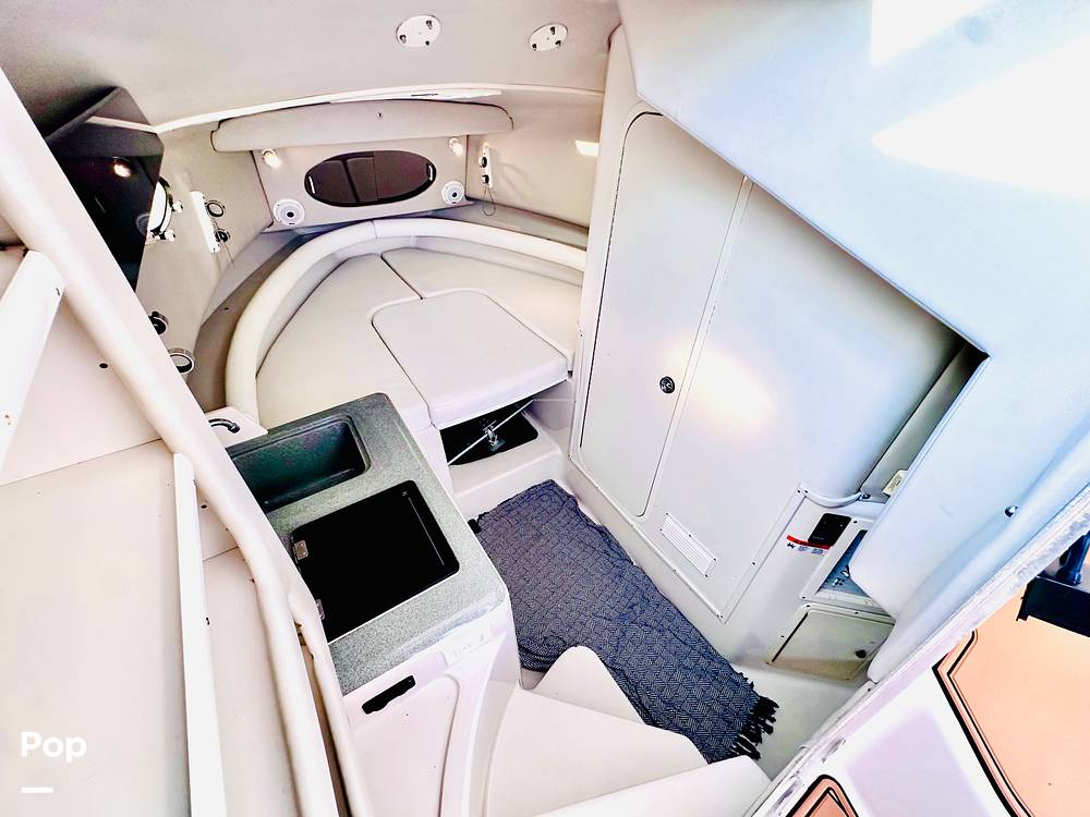 Slide: The Image of Pro-Line 2950 Mid Cabin 1996 - 19