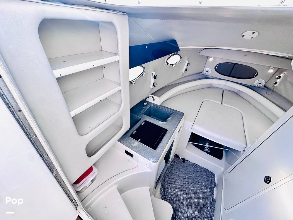 Slide: The Image of Pro-Line 2950 Mid Cabin 1996 - 20