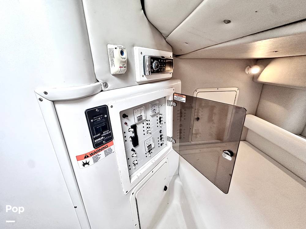 Slide: The Image of Pro-Line 2950 Mid Cabin 1996 - 22