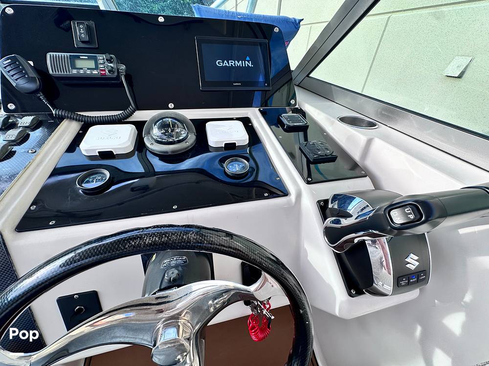 Slide: The Image of Pro-Line 2950 Mid Cabin 1996 - 26