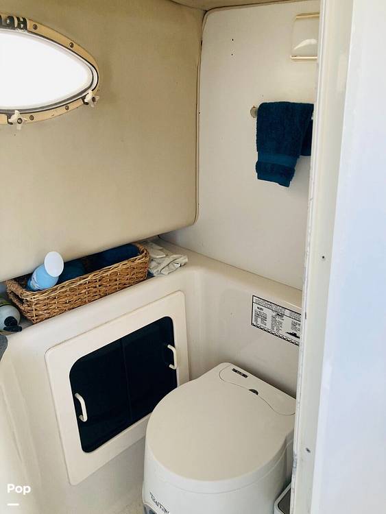 Slide: The Image of Pro-Line 2950 Mid Cabin 1996 - 34