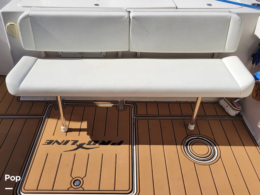 Slide: The Image of Pro-Line 2950 Mid Cabin 1996 - 35