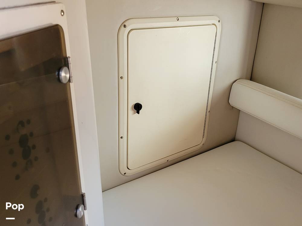 Slide: The Image of Pro-Line 2950 Mid Cabin 1996 - 43