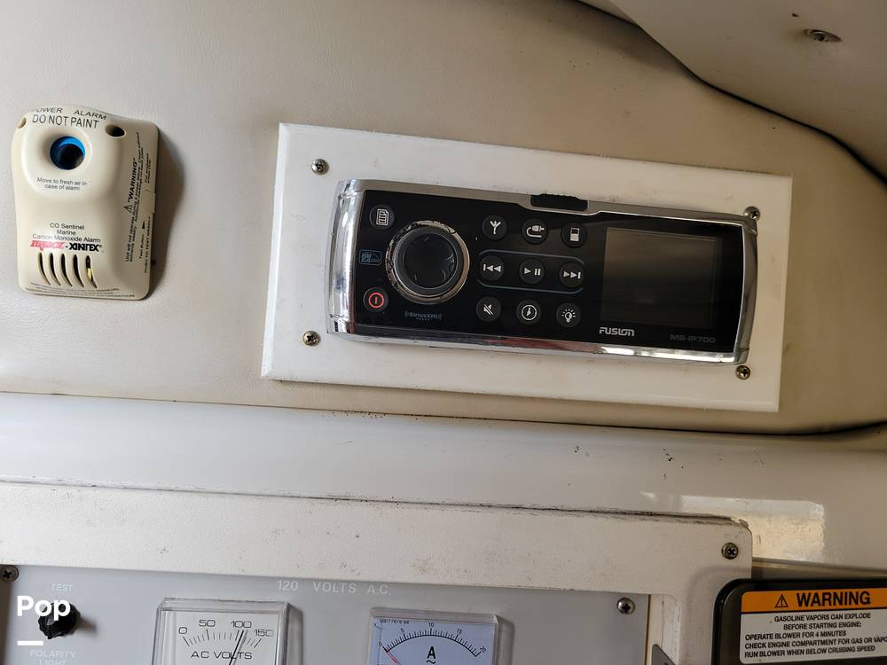 Slide: The Image of Pro-Line 2950 Mid Cabin 1996 - 47
