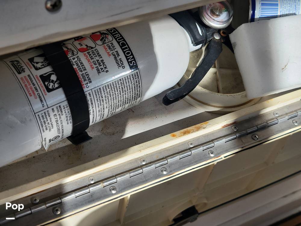 Slide: The Image of Pro-Line 2950 Mid Cabin 1996 - 66