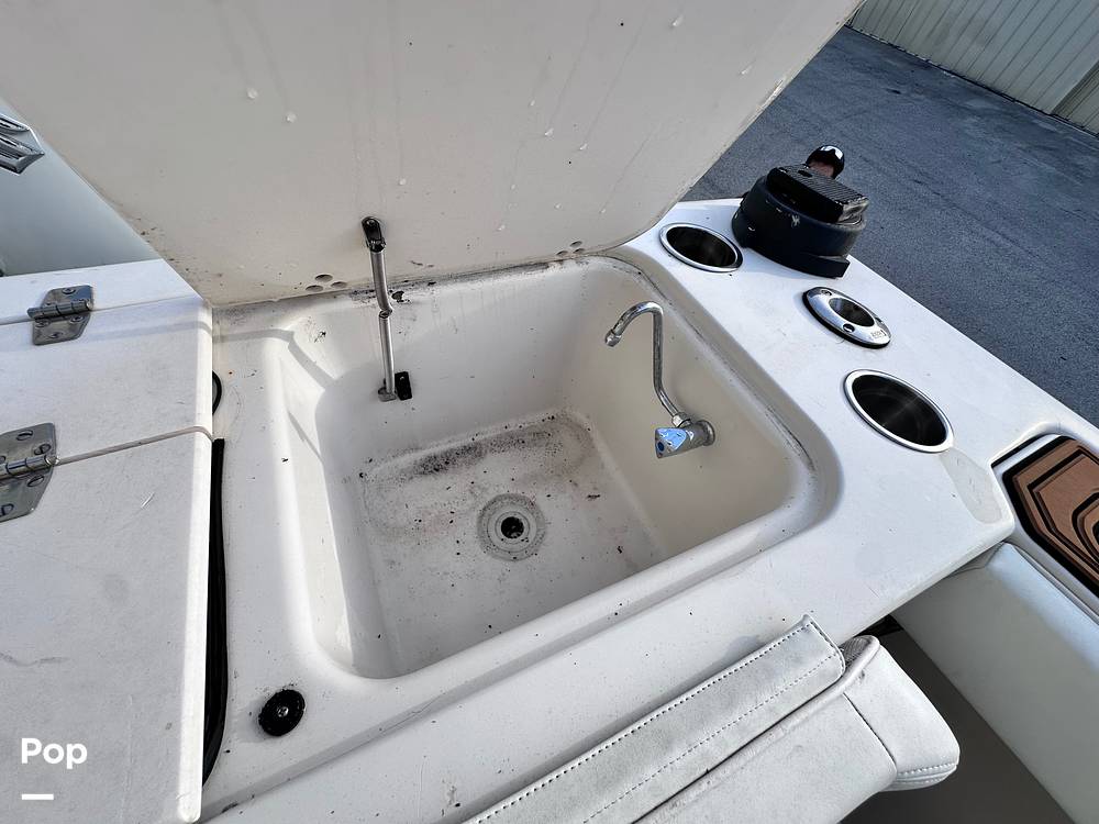 Slide: The Image of Pro-Line 2950 Mid Cabin 1996 - 77