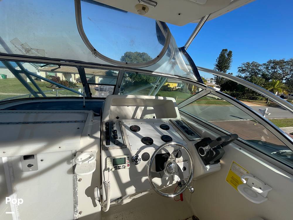 Slide: The Image of Pro-Line 2950 Mid Cabin 1998 - 15058035