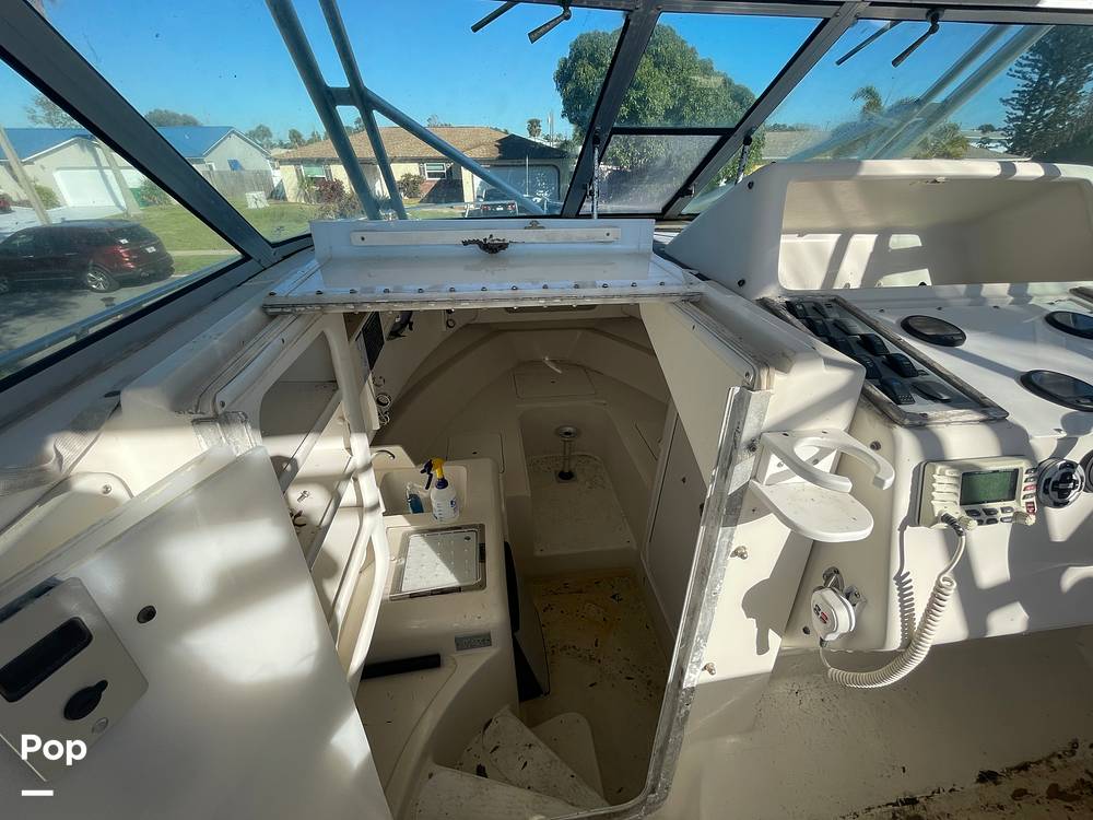 Slide: The Image of Pro-Line 2950 Mid Cabin 1998 - 15058044