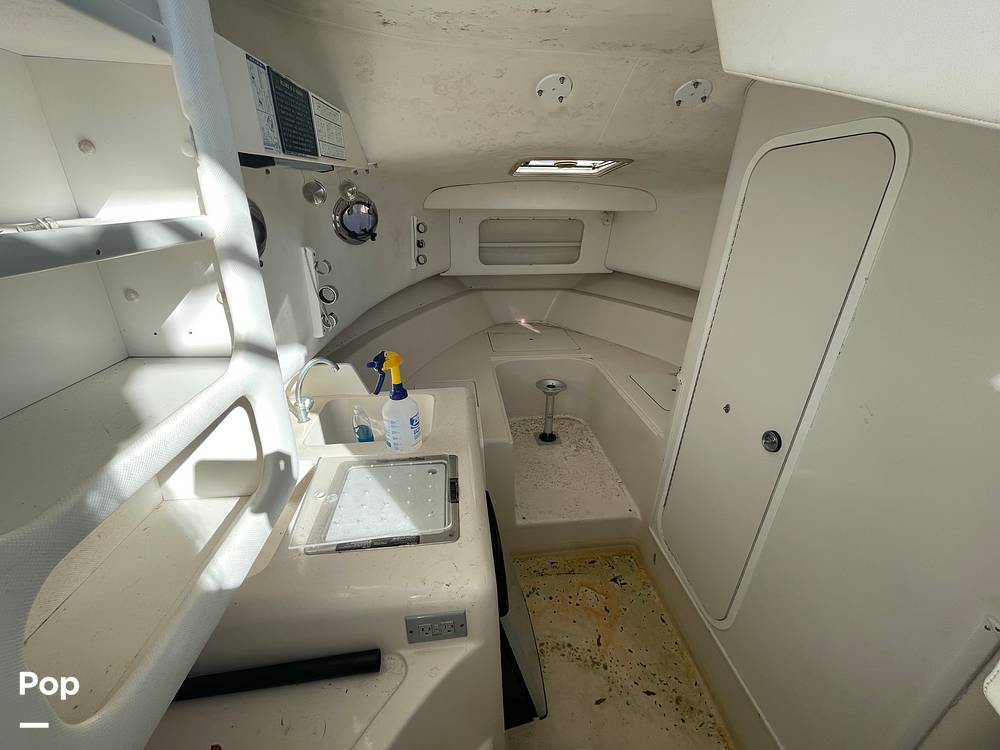 Slide: The Image of Pro-Line 2950 Mid Cabin 1998 - 15058046