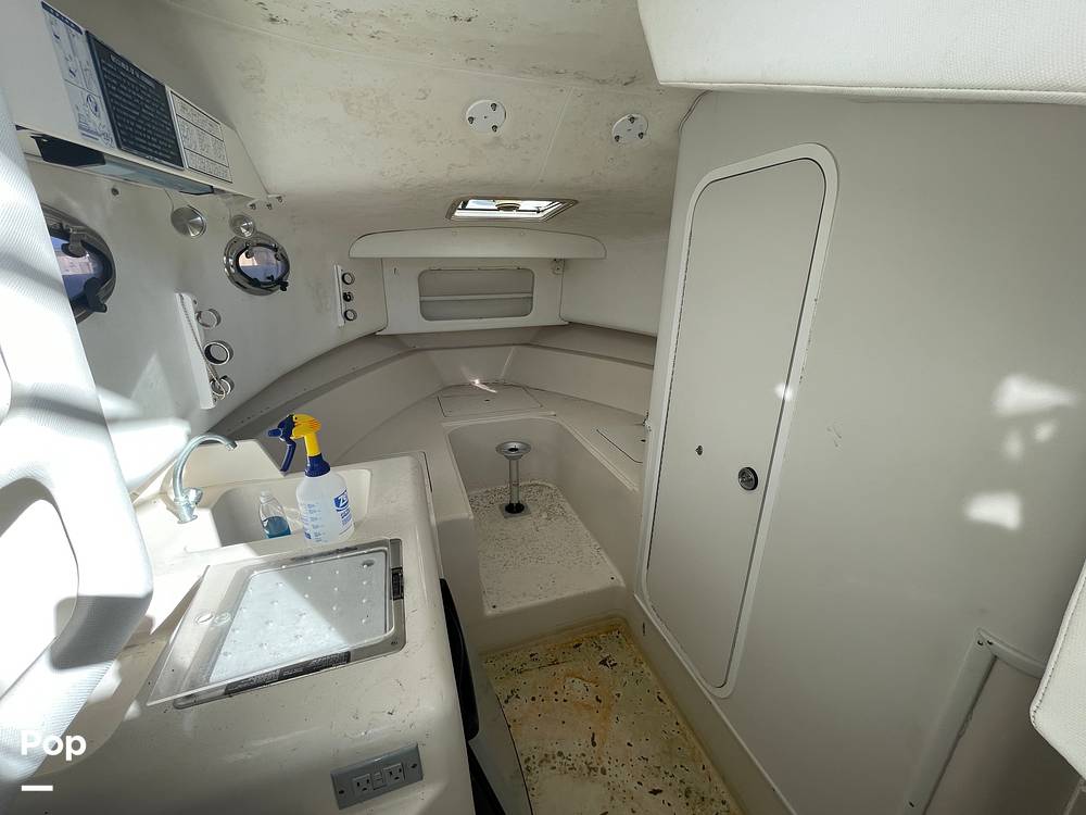 Slide: The Image of Pro-Line 2950 Mid Cabin 1998 - 15058050