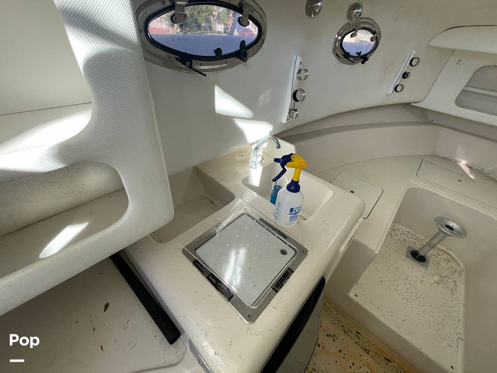 Slide: The Image of Pro-Line 2950 Mid Cabin 1998 - 15058051