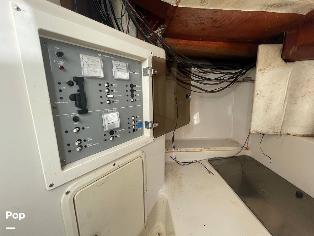 Slide: The Image of Pro-Line 2950 Mid Cabin 1998 - 15058075