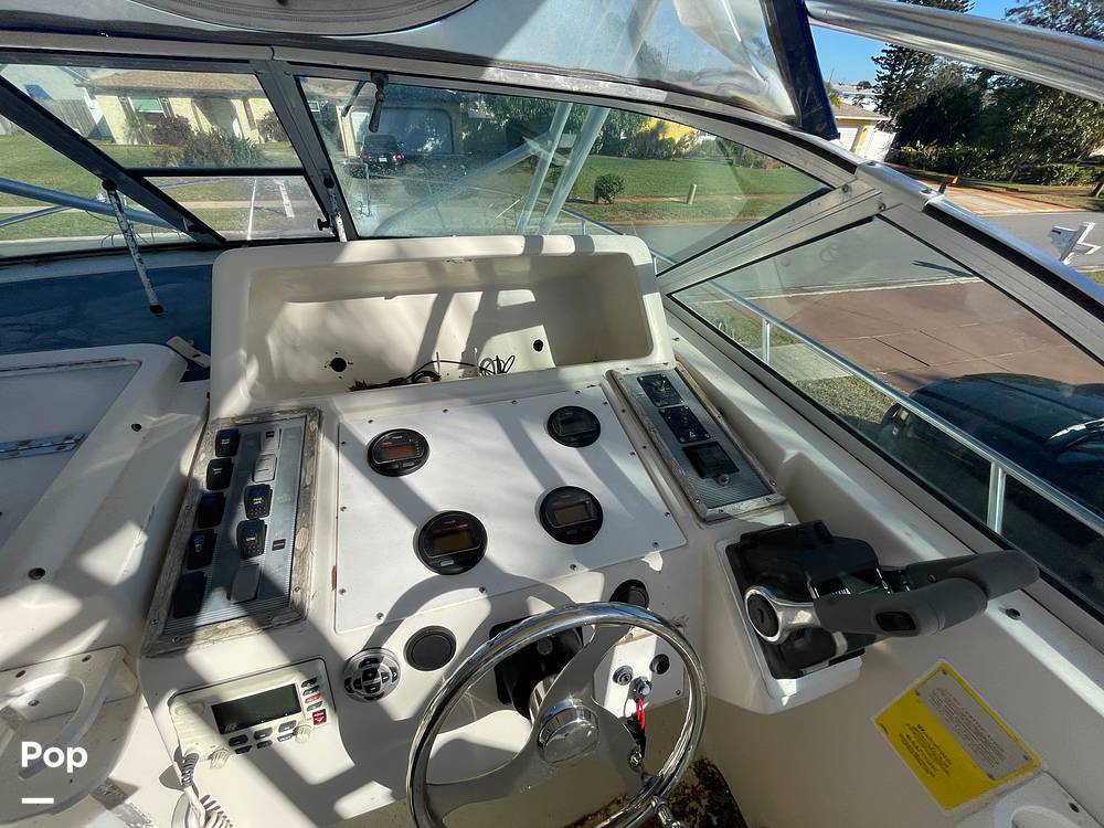 Slide: The Image of Pro-Line 2950 Mid Cabin 1998 - 15058036