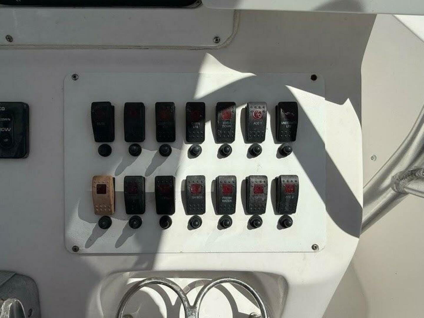 Slide: The Image of 2007 Pro-Line 29 Super Sport Main Switch Panel - 5501047