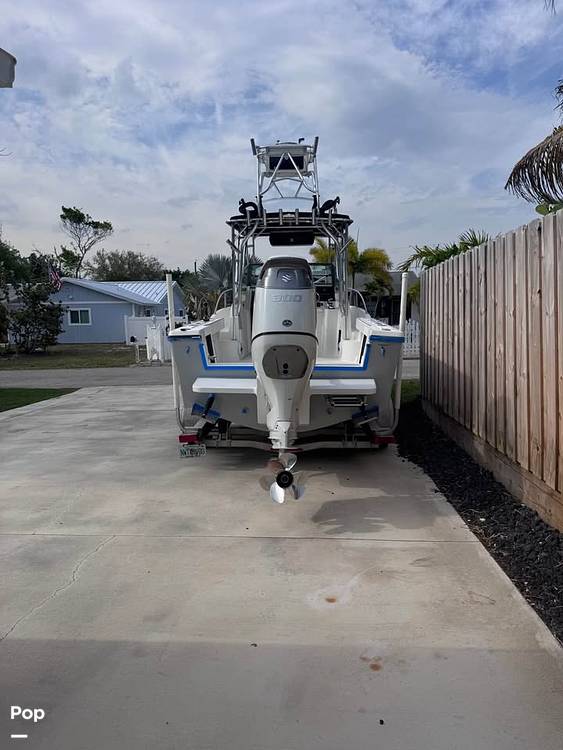 Slide: The Image of Seller Photo - 15475976