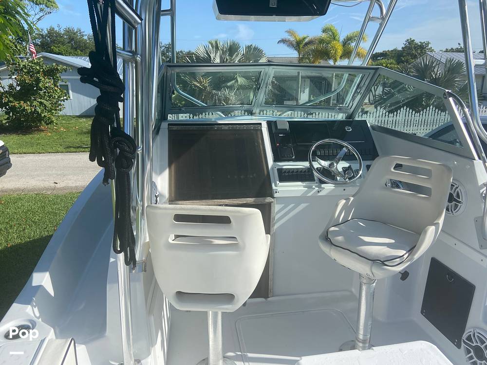 Slide: The Image of Captain's Chair - 15642394