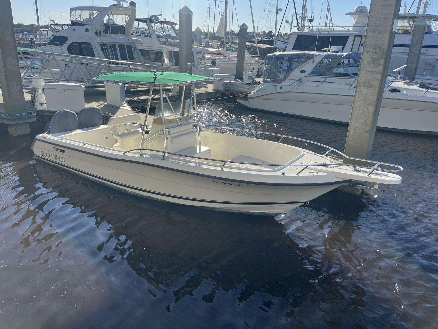 Slide: The Image of Pursuit 2470 Center Console 2001 - 5131252