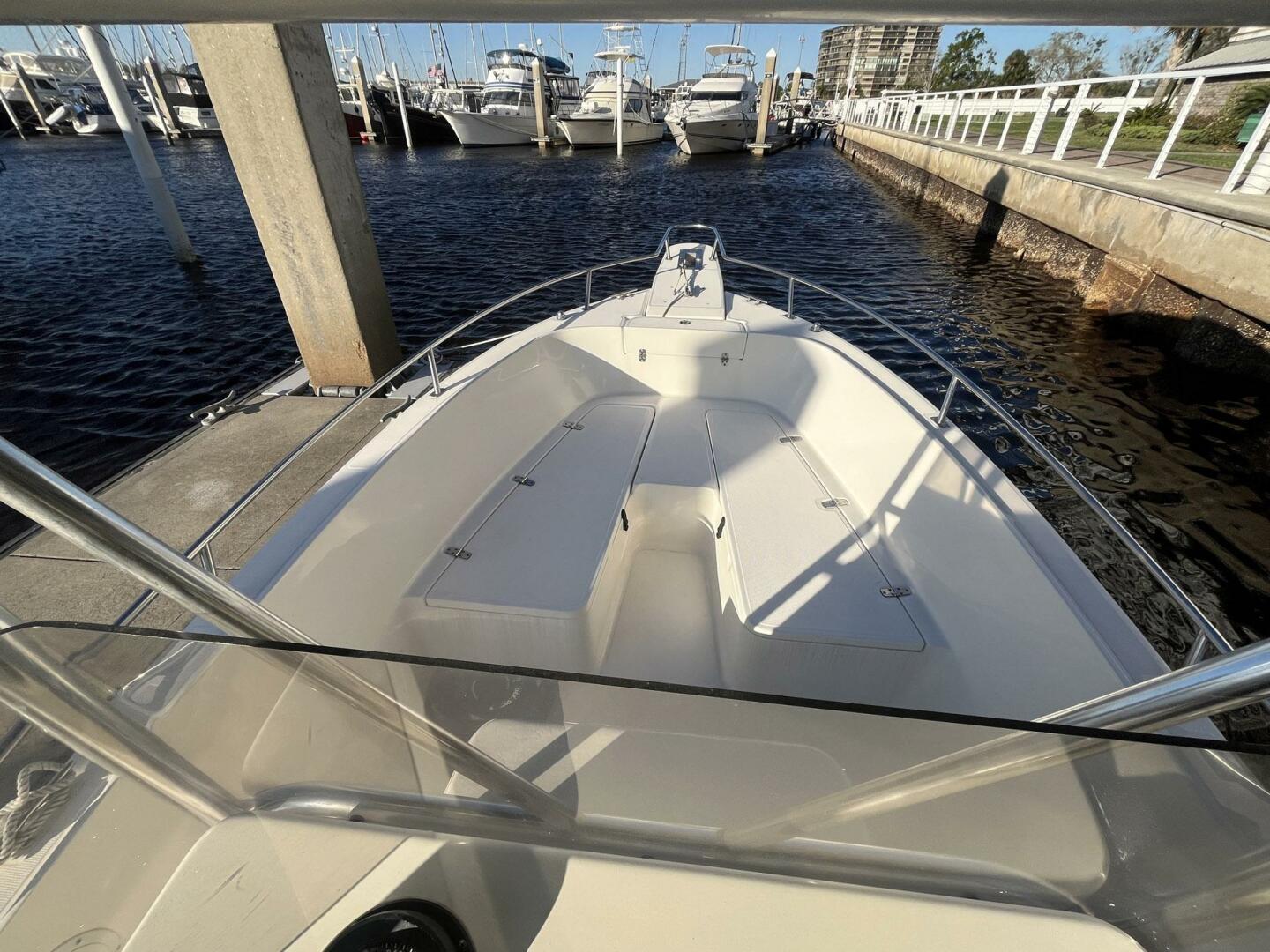 Slide: The Image of Pursuit 2470 Center Console 2001 - 5131255