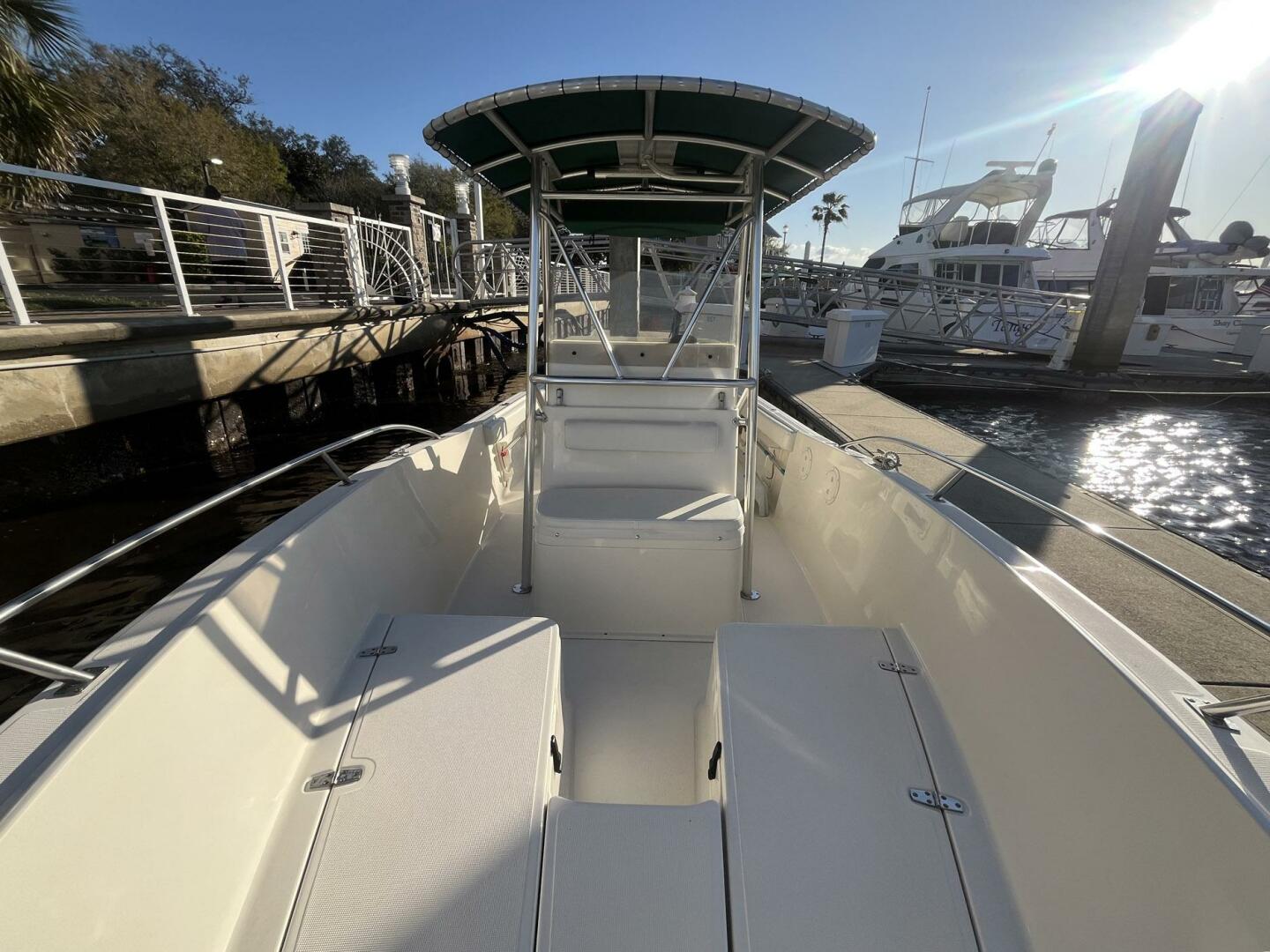 Slide: The Image of Pursuit 2470 Center Console 2001 - 5131256