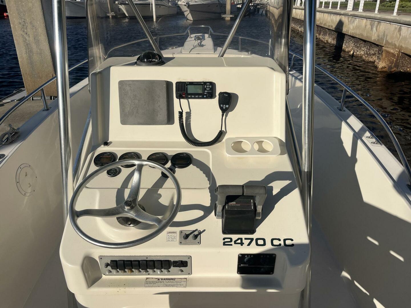 Slide: The Image of Pursuit 2470 Center Console 2001 - 5131260
