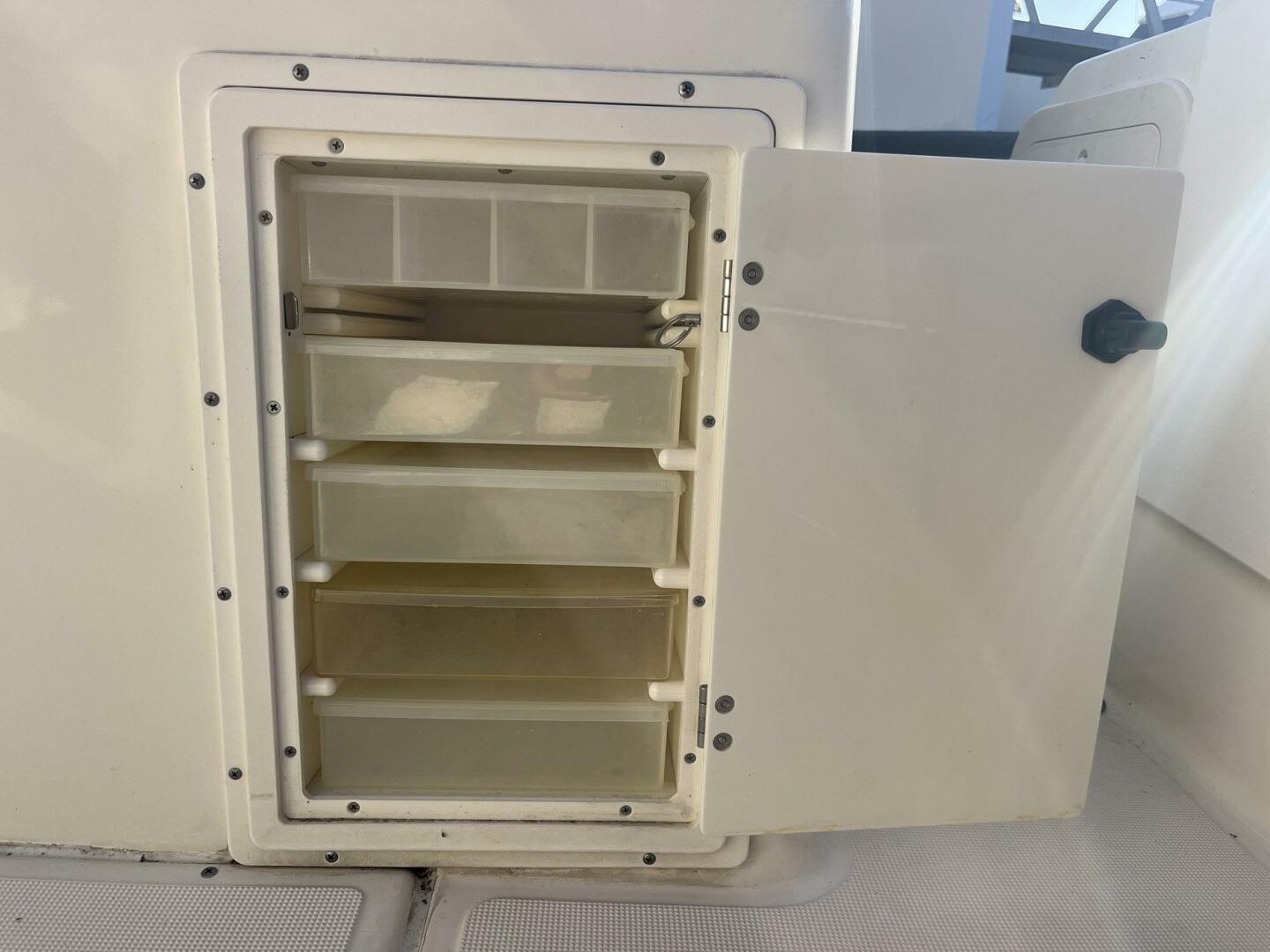 Slide: The Image of Pursuit 2470 Center Console 2001 - 5131265