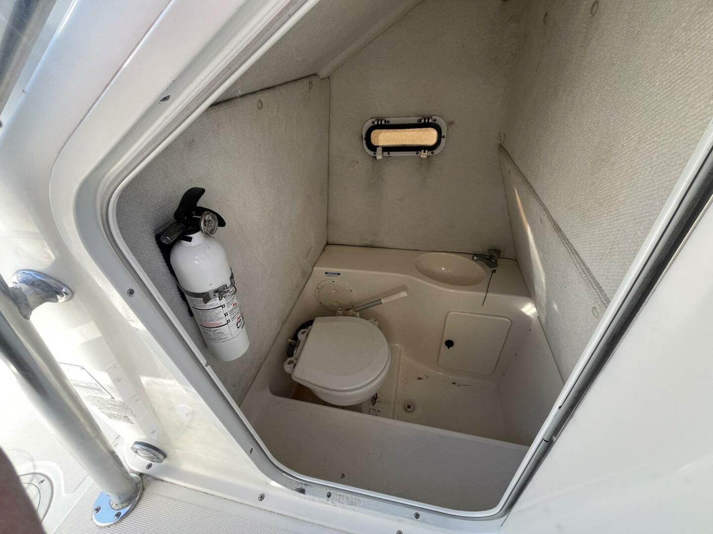Slide: The Image of Pursuit 2470 Center Console 2001 - 5131266