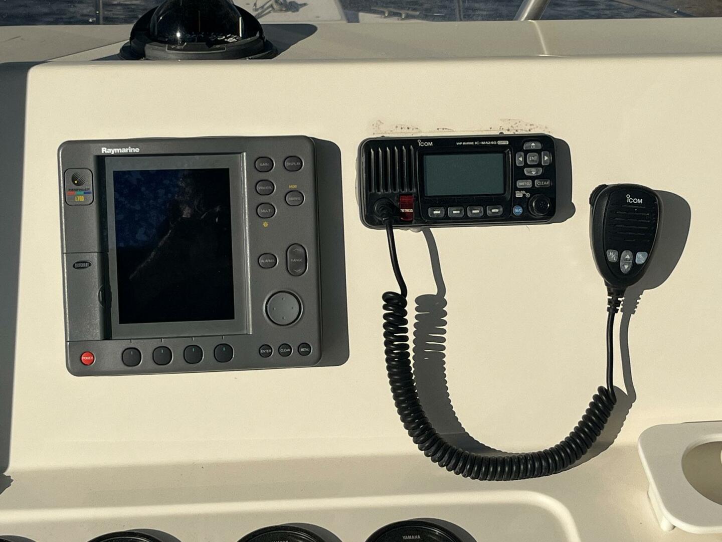 Slide: The Image of Pursuit 2470 Center Console 2001 - 5131271