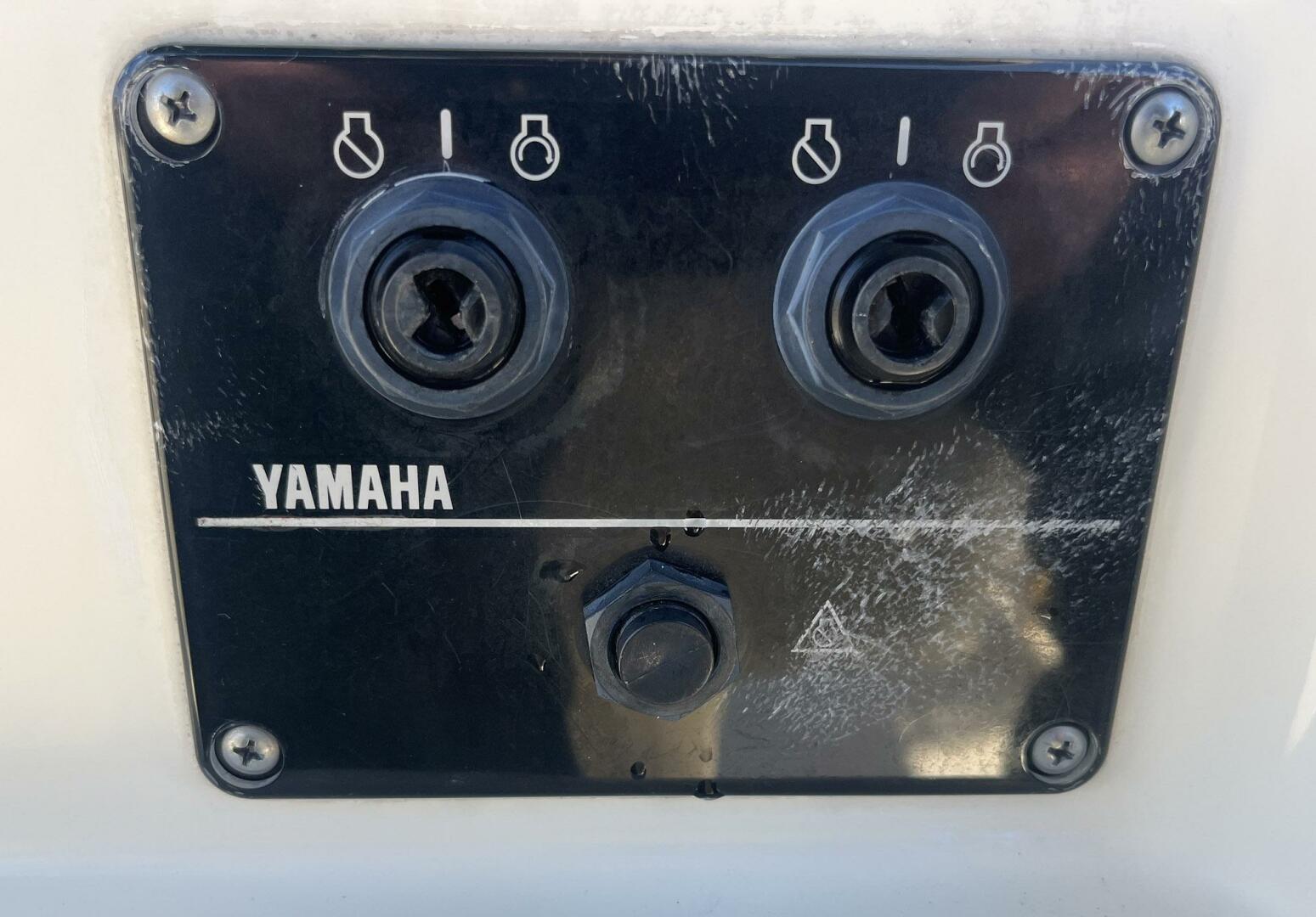 Slide: The Image of Pursuit 2470 Center Console 2001 - 5131276