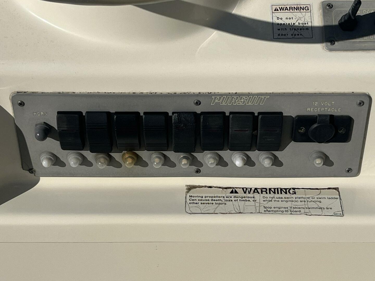 Slide: The Image of Pursuit 2470 Center Console 2001 - 5131277