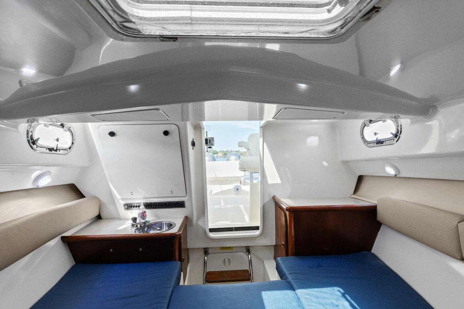 Slide: The Image of Pursuit 2570 Offshore 2006 - 4628097