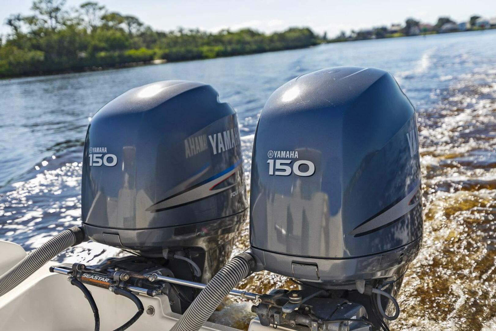 Slide: The Image of Pursuit 2570 Offshore 2006 - 4644991
