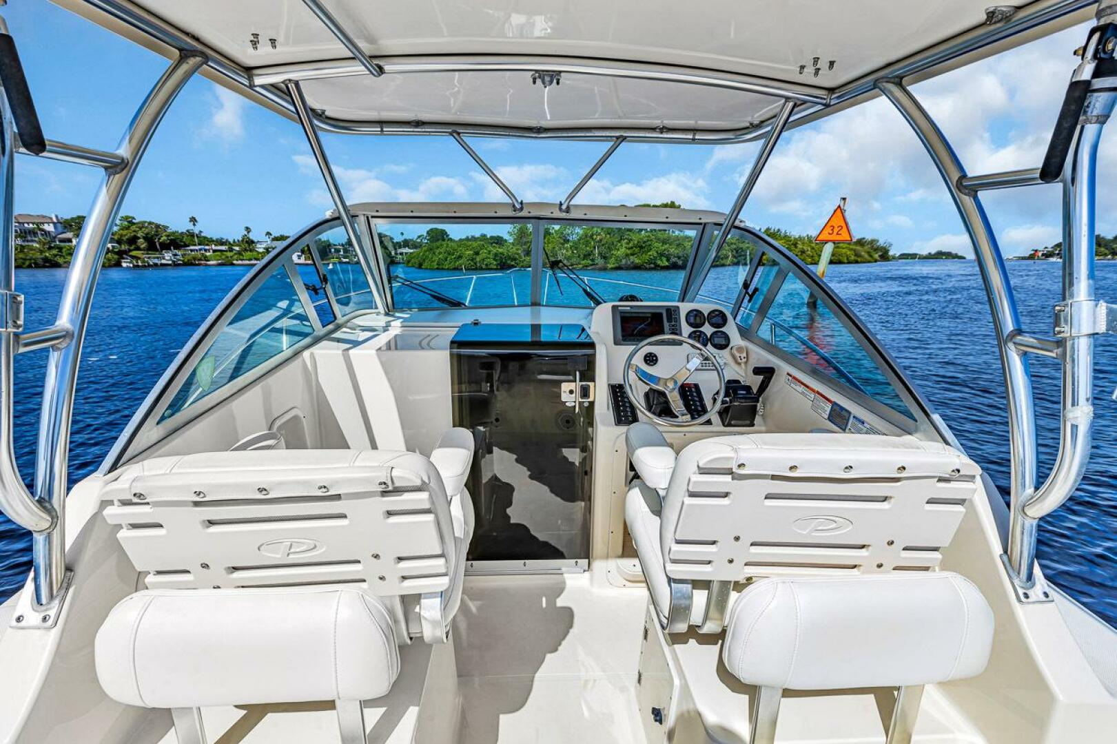 Slide: The Image of Pursuit 2570 Offshore 2006 - 4645012