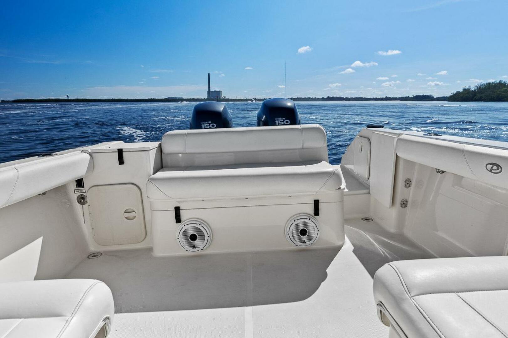 Slide: The Image of Pursuit 2570 Offshore 2006 - 4645000