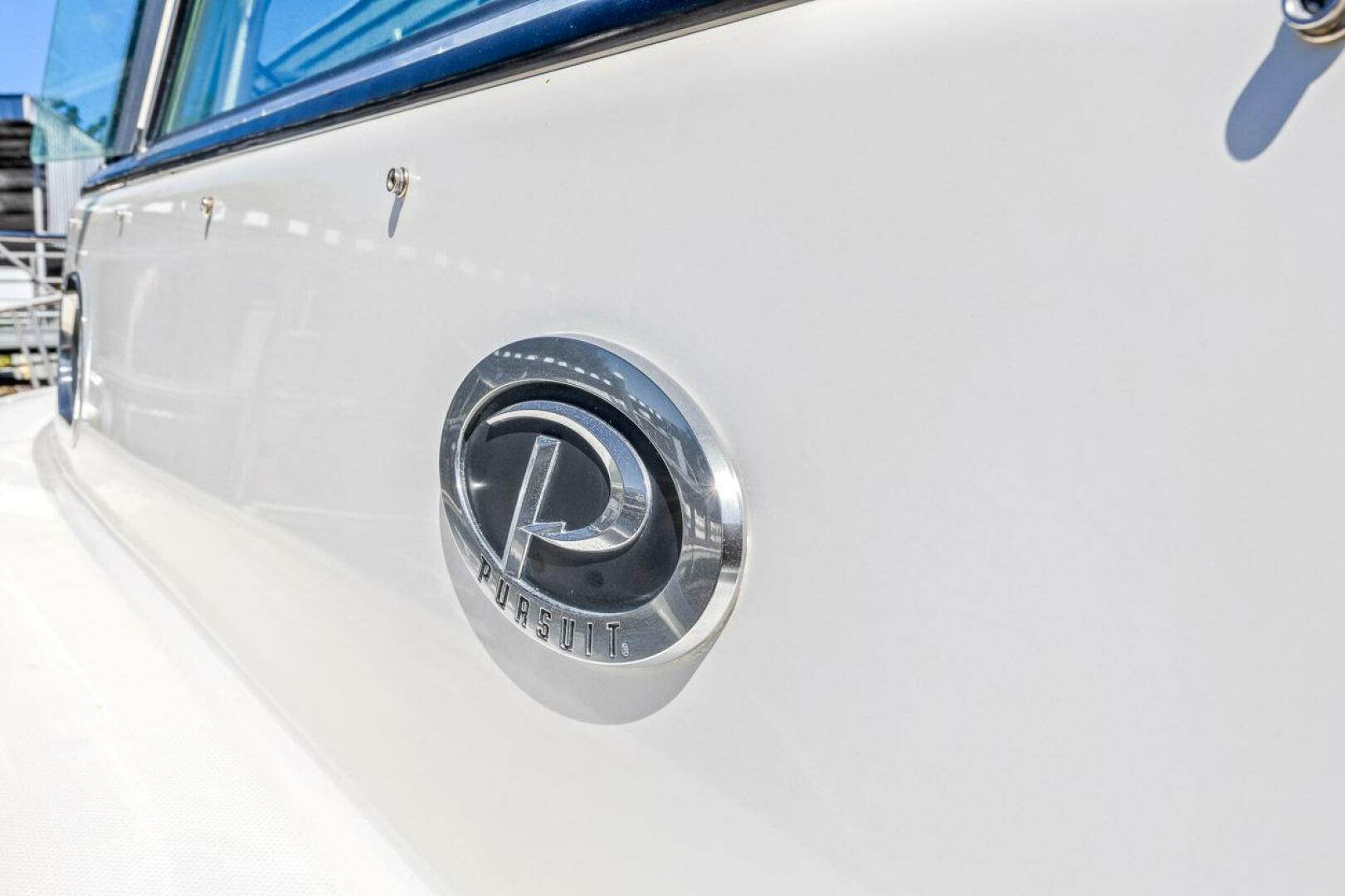 Slide: The Image of Pursuit 2570 Offshore 2006 - 4645007