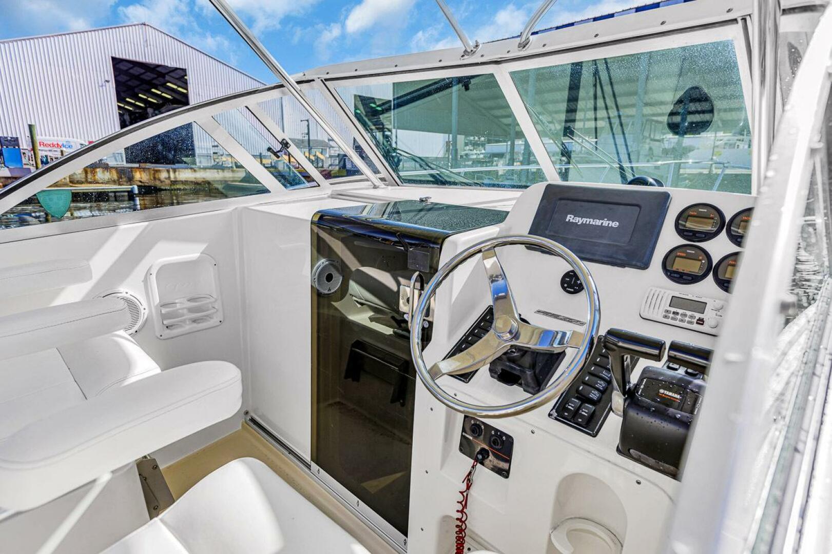 Slide: The Image of Pursuit 2570 Offshore 2006 - 4645009