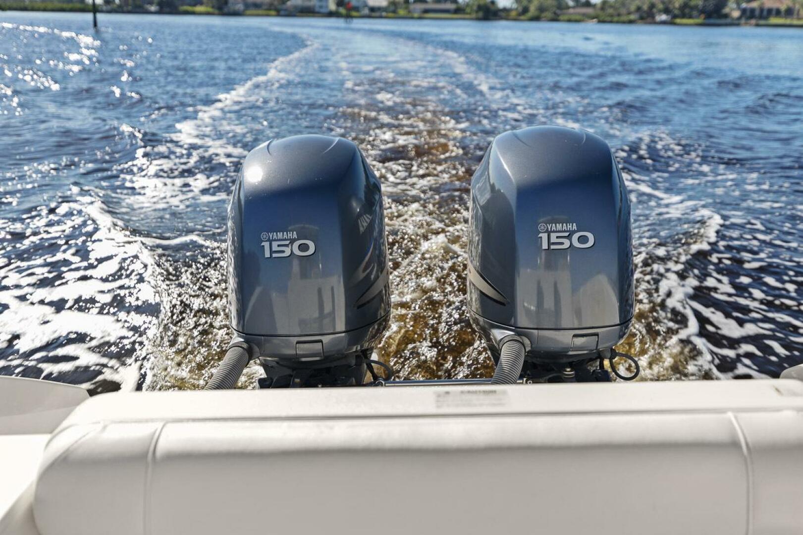 Slide: The Image of Pursuit 2570 Offshore 2006 - 4628084