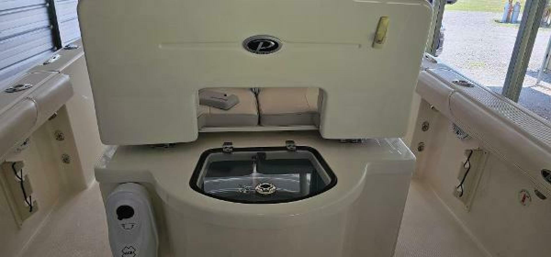 Slide: The Image of Pursuit 260 Center Console 2014 - 4583579