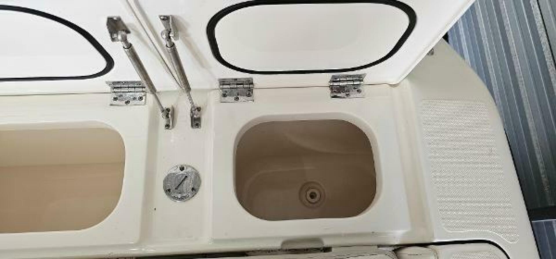 Slide: The Image of Pursuit 260 Center Console 2014 - 4583593