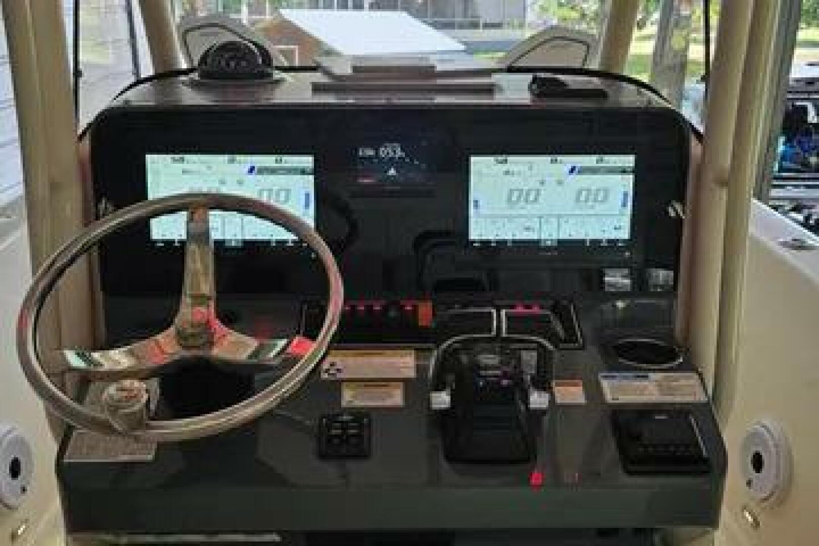Slide: The Image of Pursuit 260 Center Console 2014 - 5442724