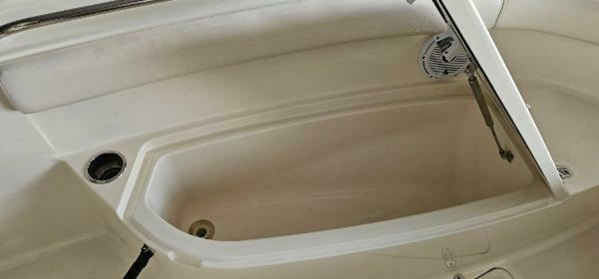 Slide: The Image of Pursuit 260 Center Console 2014 - 4583587