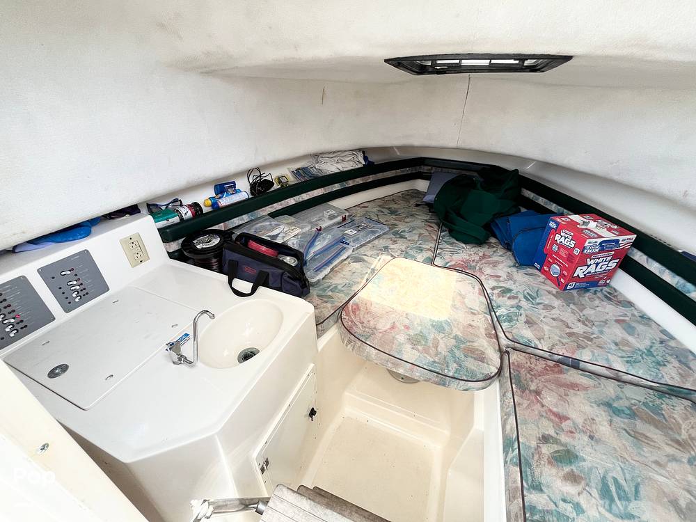 Slide: The Image of V Berth - 15474761