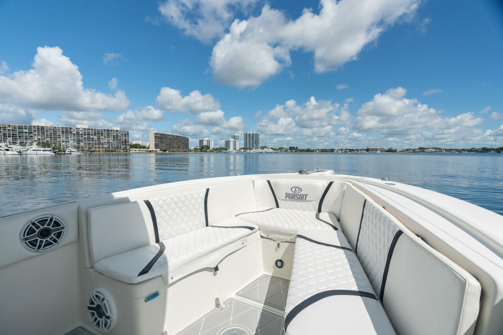 Slide: The Image of Pursuit 2870 Center Console 2000 - 4577711