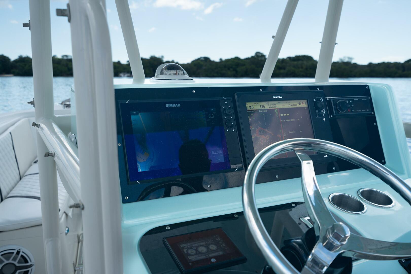 Slide: The Image of Pursuit 2870 Center Console 2000 - 4577720