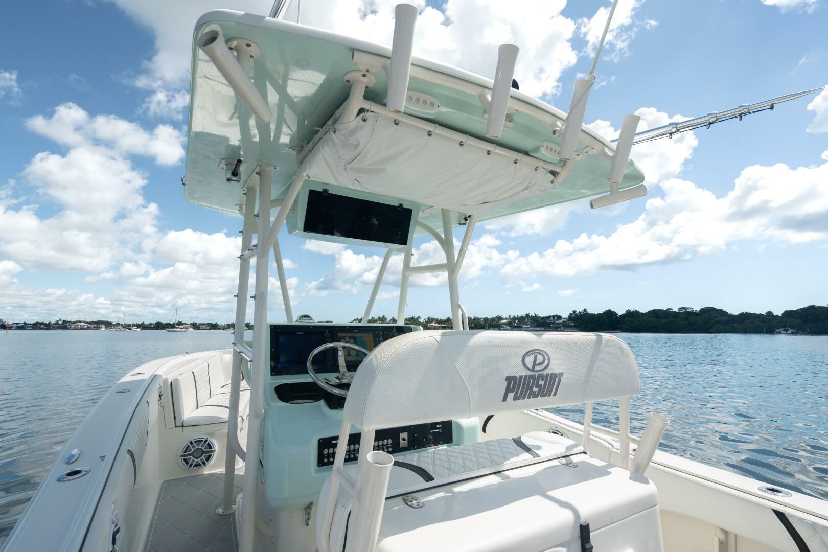 Slide: The Image of Pursuit 2870 Center Console 2000 - 4577723
