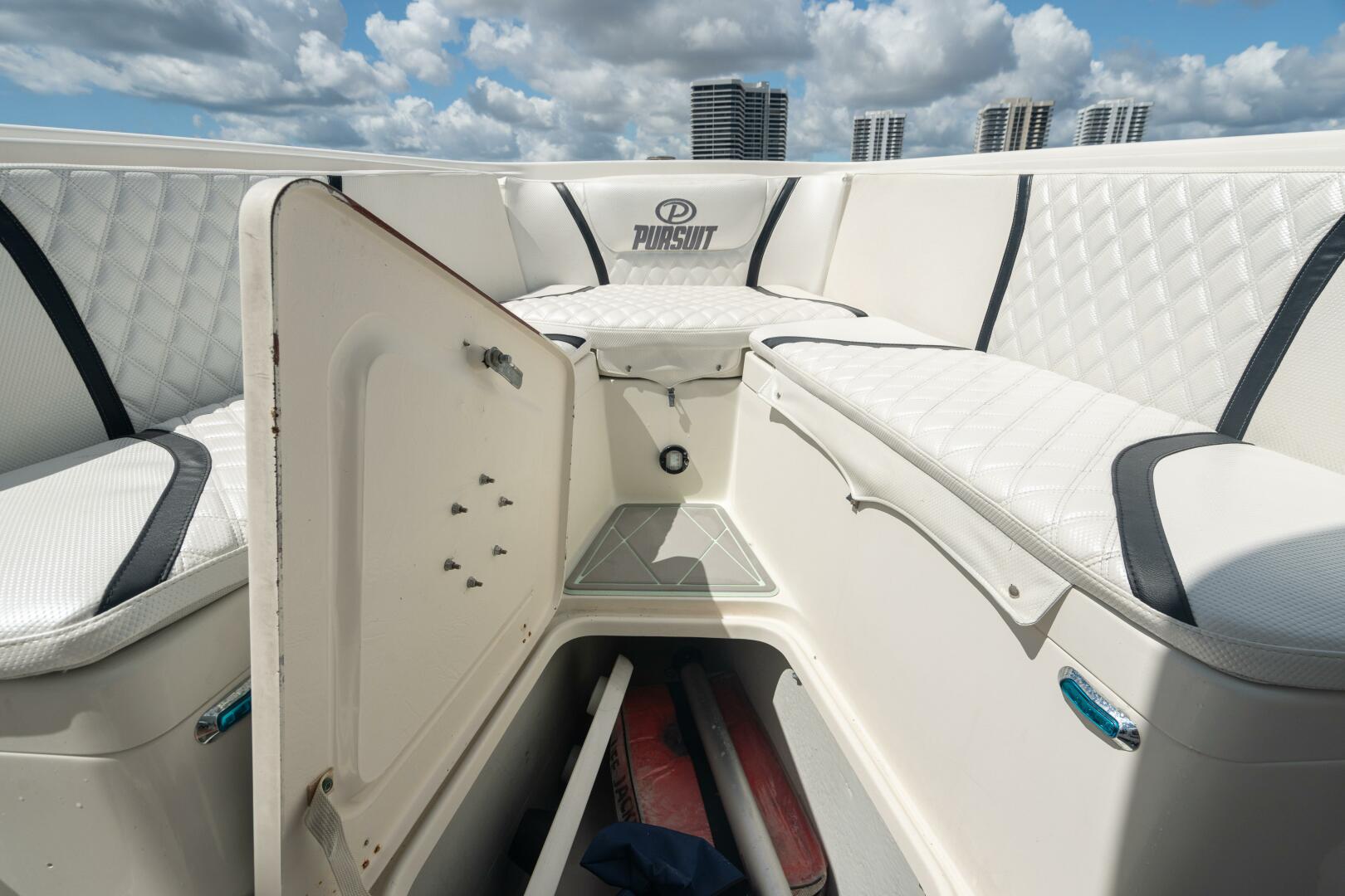Slide: The Image of Pursuit 2870 Center Console 2000 - 4577729