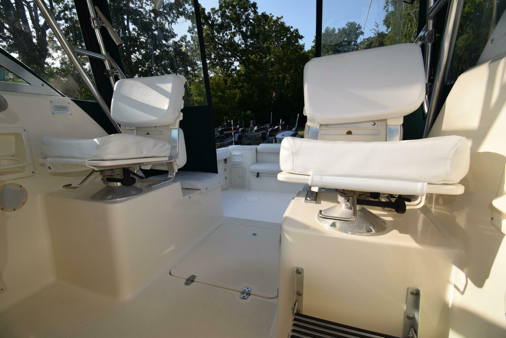 Slide: The Image of Pursuit 2870 Walkaround 2000 - 4650757