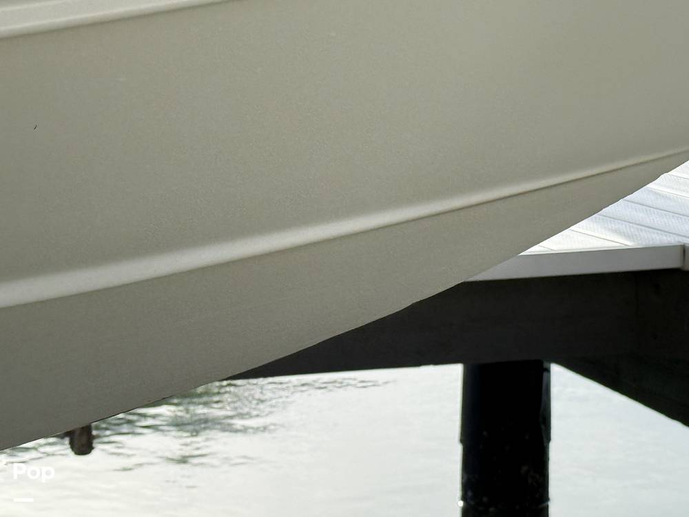 Slide: The Image of Hull Has No Beach Marks - 15317153