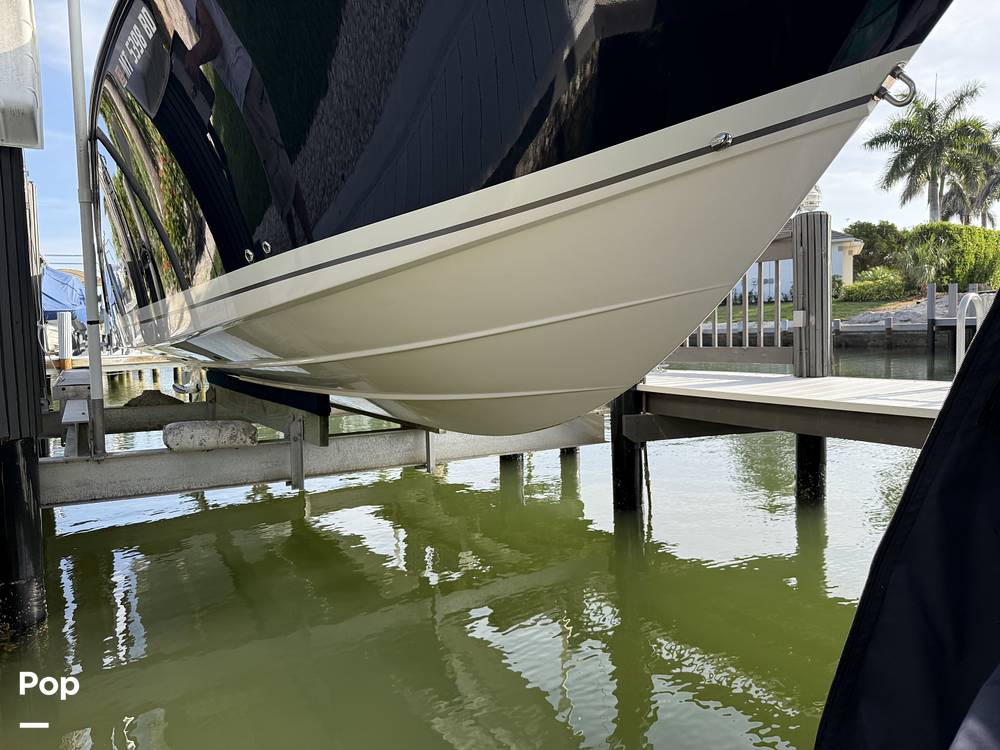 Slide: The Image of Glossy Everywhere - 15317160