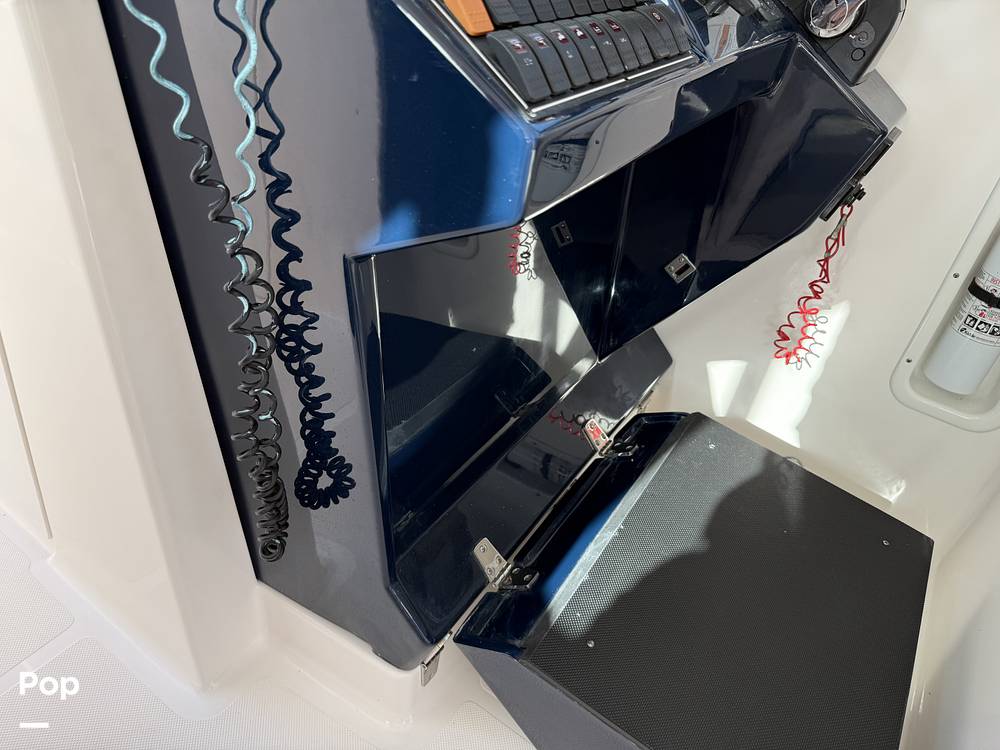 Slide: The Image of Comfortable Mulit Position Helm The Way The Captain Wants - 15317162