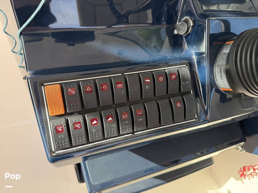 Slide: The Image of Pursuit 295DC 2017 - 15317201